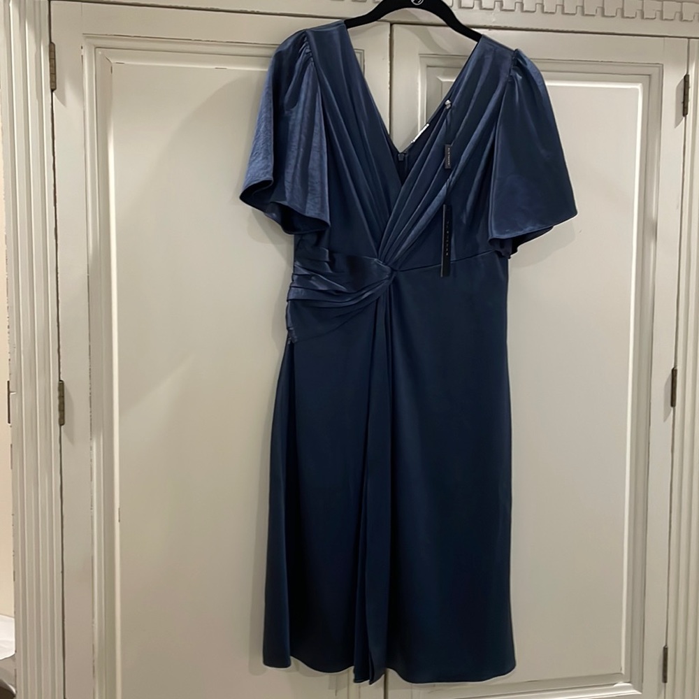 NWT Fabulous Ellie Tahari Blue Satiny Dress Size 6